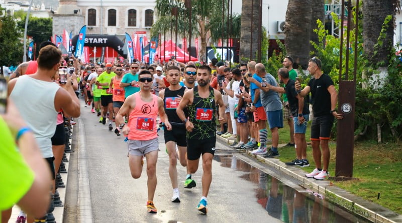 under armour bodrum yari maratonu tamamlandi 2